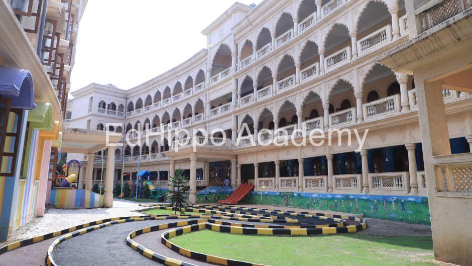 Dr.Vishwanath Karad Vishwashanti Gurukul | EdHippo Academy